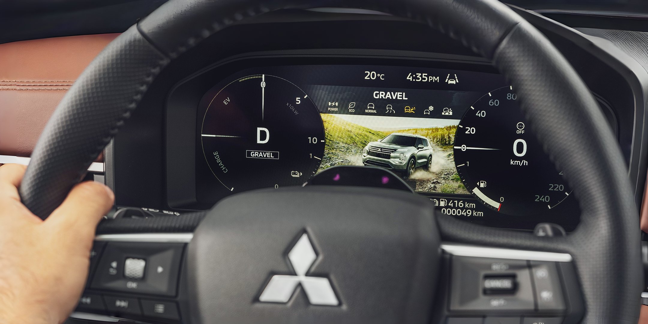 Mitsubishi Outlander PHEV 25 let - jízdní režim štěrk